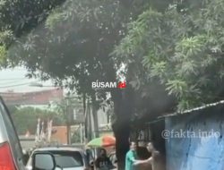 Viral! Beredar Video Seorang Pria Ngamuk Hingga Menendang Spion Mobil