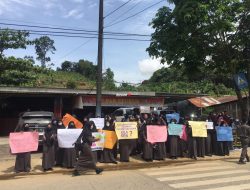 Kembali Berunjuk Rasa, Orang Tua Siswa Tolak Pemindahan SMAN 10 Samarinda, Gubernur Diminta  Minta Tegas