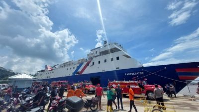 Pasca Pantokrator Terbakar, Penumpang Serbu KM Aditya