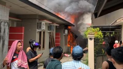 Jalan Sempit Persulit Evakuasi, Kebakaran Jalan Antasari Lalap 9 Rumah