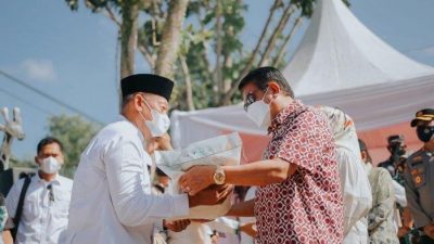 Pengusaha asal Kalteng Bayar Zakat Harta Beras 500 Ribu Kg dan Minyak Goreng 100 Ribu Liter