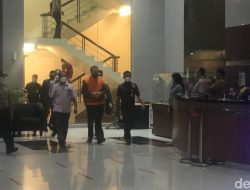 IKS, Tersangka Kasus Korupsi Heli AW-101 Resmi Ditahan KPK