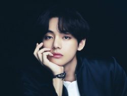 V BTS Dicap Melanggar Stereotip Gender, Populerkan Fashion Mutiara di Kalangan Pria