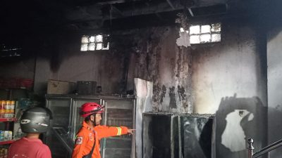 Toko Di Antasari Terbakar, Pemilik dan Anaknya Nyaris tak Terselamatkan