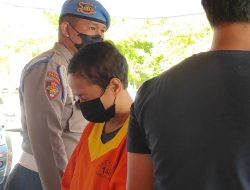 Berjalan Sambil Gendong Anak, Seorang Ibu Gasak 4 Motor