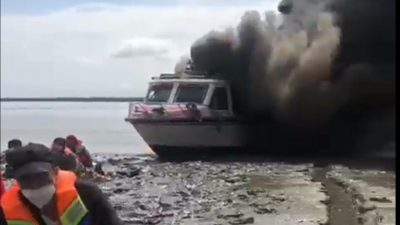 Speed Boat Tujuan Tana Tidung Terbakar