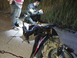 Pengendara Motor Meninggal Usai Menabrak Gandengan Truk Parkir