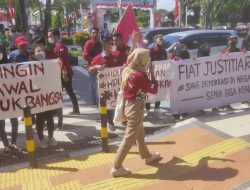 Demo di DPRD Balikpapan, Mahasiswa Tolak Revisi 14 Pasal KUHP