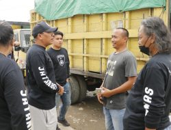 Pungli Resahkan Sopir Truk Saat Mengantre BBM di SPBU
