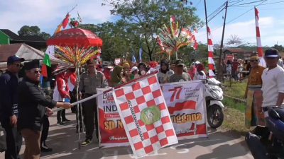 Warga Anggana Kukar Rayakan HUT Kemerdekaan RI Dengan Pawai Budaya
