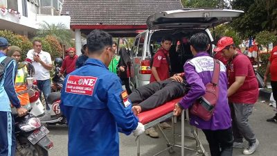 Kelelahan, 11 Peserta Pawai Pembangunan Dilarikan ke RSUD AW Syahrani