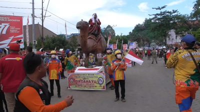 Pawai Pembangunan Berlangsung Berlangsung Meriah