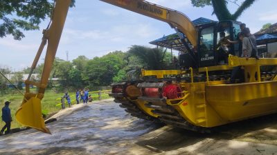 Atasi Banjir, Pemkot Balikpapan Beli Excavator Amphibi Senilai Rp 4 M