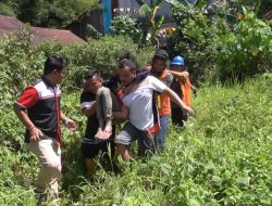 Asik Menarik Kabel Di Atas Atap, Nurhaimi Tersengat Listrik