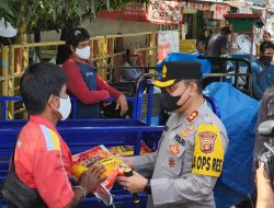 Jelang Hari Lalu Lintas, Ditlantas Polda Kaltim Bagikan Paket Sembako