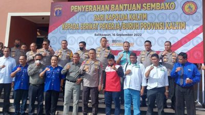 Polda Kaltim Bagikan 1.000 Paket Sembako Untuk Buruh