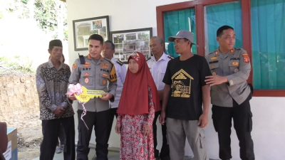 Polresta Samarinda Bedah Rumah Seorang Janda Di Lempake