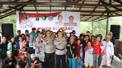 Bid Dokkes Polda Kaltim Bagikan 200 Paket Sembako