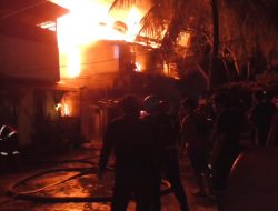 9 Bangunan Di Jalan Biawan Samarinda Ludes Terbakar
