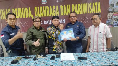 KONI Balikpapan Serahkan Daftar Atlet dan Pelatih Porprov
