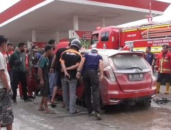 Satu Unit Mobil Honda Jazz Terbakar Saat Antre BBM Di SPBU