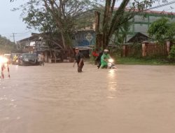Jalan Poros Sambo Terendam Banjir, Puluhan Kendaraan Mogok