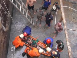 Bersihkan Endapan Lumpur, Karyawan PDAM Nyaris Tewas Terperosok di Pipa Pembuangan