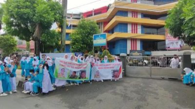 Guru Tak Digaji 3 Bulan, Pelajar dan Guru SMK Farmasi Gelar Aksi Di Kantor Disdikbud Kaltim