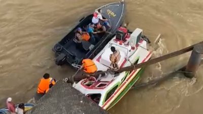 Speed Boat Tabrak Fender Jembatan Mahakam, 1 Korban Alami Luka di Kepala