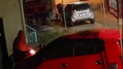 Satu Unit Mobil Diduga Sengaja Dibakar Orang Tak Dikenal