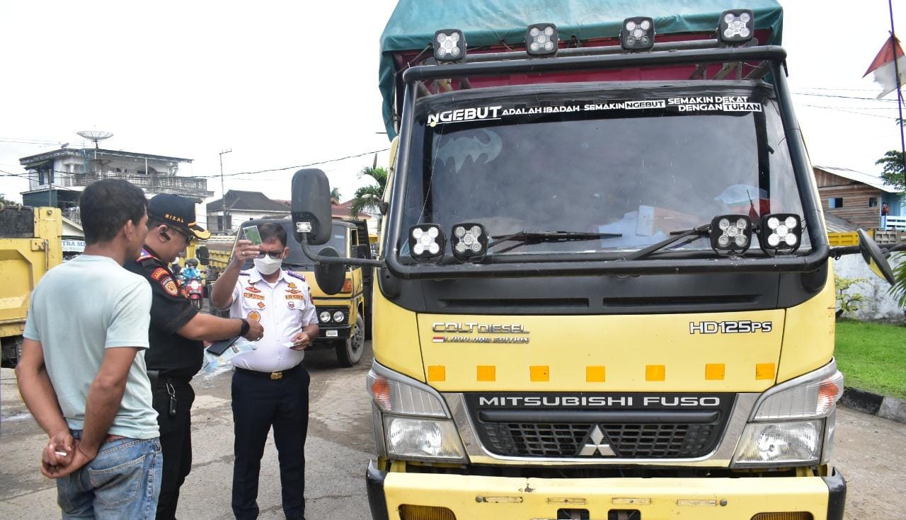 Sidak Dishub di Pom Sutami Tahan 11 Fuel Card BusamID Samarinda