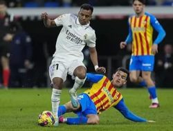 Bungkam Valencia 2-0, Madrid Pangkas Jarak atas Barcelona