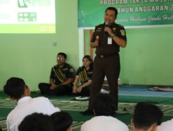 Kejati Kaltim Berikan Penyuluhan Hukum di SMAN 4
