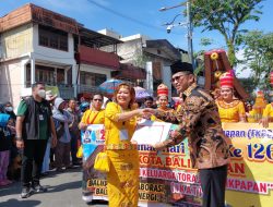 Ribuan Warga Ramaikan Pawai Budaya HUT Kota Balikpapan