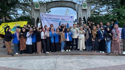 Peringati IWD, PMII Putri Gelar Aksi di Depan Kantor Gubernur Kaltim