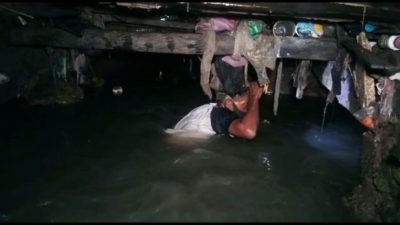 Bermain Air Genangan Banjir, Bocah 9 Tahun Tercebur ke Parit dan Terseret Arus