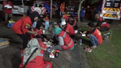 Relawan Gabungan Samarinda Berbagi 1.000 Nas Bungkus Makan Sahur