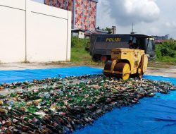 Polresta Balikpapan Musnahkan Ribuan Botol Miras