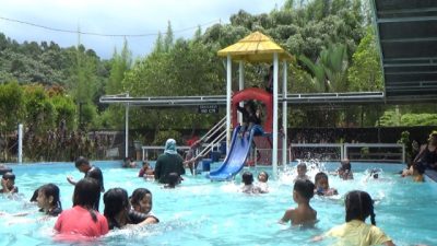 Puncak Lebaran Idul Fitri, Sejumlah Tempat Wisata Kolam Renang Sepi Pengunjung