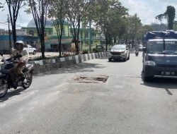 Jalan Berlubang di DI Pandjaitan Ternyata Bekas Galian Telkom