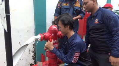 PLN Hadirkan Hydrant Berkapasitas 60 Kubik dan Berkolaborasi dengan Relawan Untuk Penanganan Kebakaran