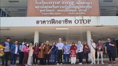 Wagub Kunjungi One Tambon One Product Center di Thailand