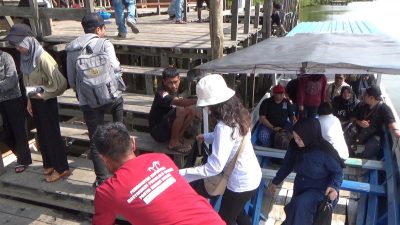 Ribuan Pengunjung Padati Pantai Panrita Lopi di Puncak Libur Lebaran