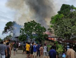 8 Rumah di Gunung Tabur Berau Hangus Terbakar