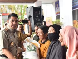 Pemkot Distribusikan Beras Cadangan Pangan Pemerintah Tahap III di Sungai Kunjang