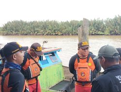 Memancing, ABK Arfa 01 Terjatuh ke Sungai Mahakam Lalu Menghilang