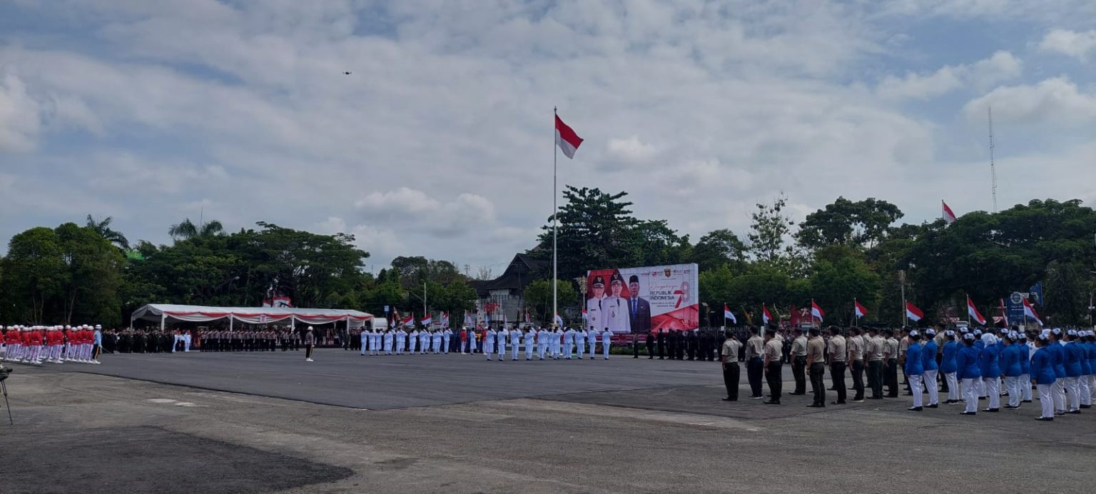 Parade Baju Adat, Polisi Cilik dan Paduan Suara di Tengah Upacara HUT ...