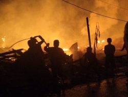 Diduga Korsleting Listrik, 16 Bangunan di Sei Payang Ludes Terbakar