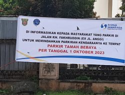 Dishub Pasang Spanduk Larangan Parkir di Jalan Anggi