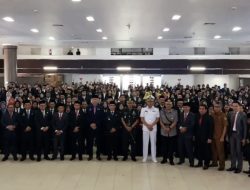 Bupati Kutim Ardiansyah Sulaiman Sematkan Penghargaan SKS untuk 563 ASN